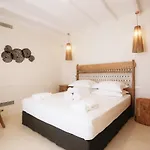 Veneta Mykonos * Ornósz